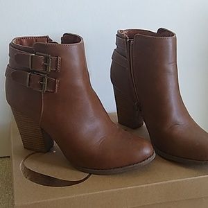 Charlotte russe size 6 lux ankle boots